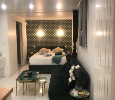 Plateau - Mont-Valerien Apartment | MELANIE - Emerald serenity in Nanterre