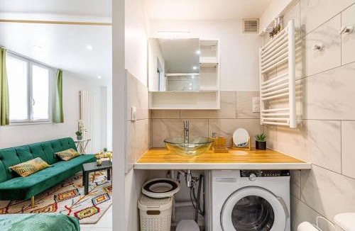 Plateau - Mont-Valerien Apartment | MELANIE - Emerald serenity in Nanterre