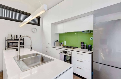 Richmond North Apartment | Melbourne getaway in central Richmond