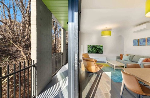 Richmond North Apartment | Melbourne getaway in central Richmond