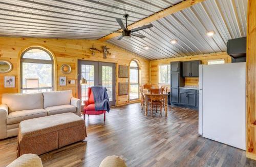 Boswell House | Melbourne Home w/Fire Pit on the White River!