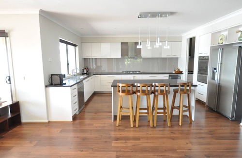 Sanctuary Lakes House | Melbourne Luxury Lakeside Resort 5 BRM