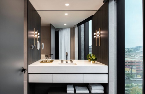 Docklands Hotel | Melbourne Marriott Hotel Docklands