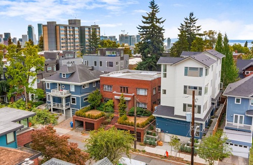 Capitol Hill Apartment | Meleys Crimson Keep Driftmarks Suite