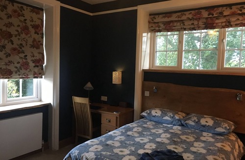 Rushmoor District Hotel | Melford House