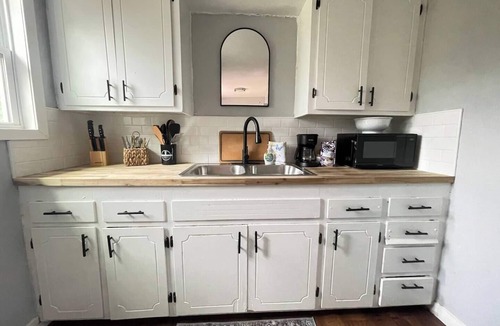 Abilene House | Melinda Lane Comfort Dwelling 3BR 1BA Cozy Stay for Families and Groups