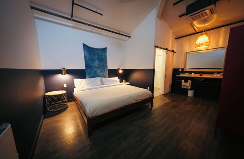 Del Norte Hotel | Mellow Moon Lodge