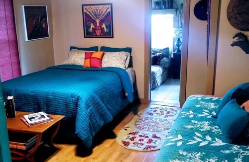 Marble Falls House | MELLOW YELLOW GUESTHOUSE