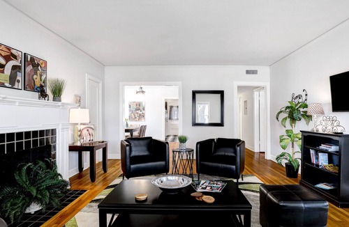 Uptown Apartment | Melody - A Birdy Vacation Rental