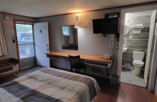 Leisenring Hotel | Melody Motor Lodge