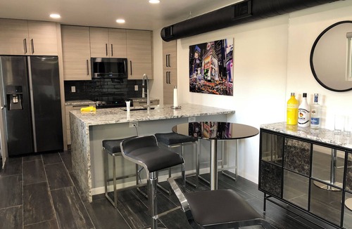 North Dallas Condo | “Melrose Place Style” Dallas Luxury Condo Rental. Poolside Living-Ideal Location