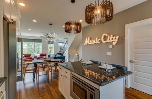 Eighth Avenue House | Melrose Townhome Balcony|Walkable to Coffee & Eats