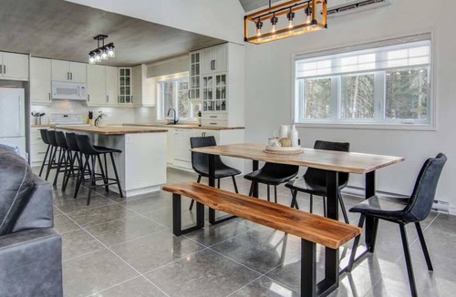 Saint-David-de-Falardeau Ski Chalet | Melsy | Tavata Chalets | Lakeside Retreat