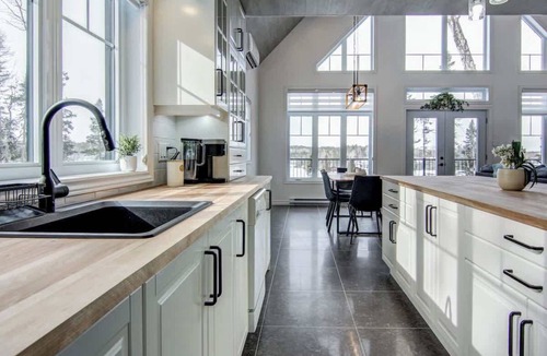 Saint-David-de-Falardeau Ski Chalet | Melsy | Tavata Chalets | Lakeside Retreat