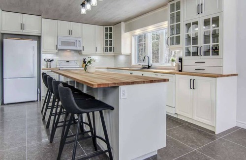 Saint-David-de-Falardeau Ski Chalet | Melsy | Tavata Chalets | Lakeside Retreat
