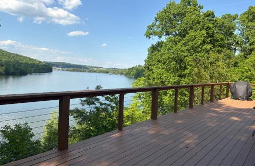 Ashley Oaks House | Melton Away - Knoxville/Oak Ridge