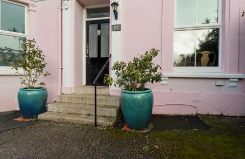 Maenporth House | Melvill House