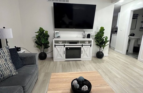 Melvindale House | Melvindale cozy escape