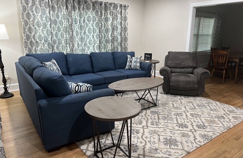Jacksonville House | Melvin’s Place - newly renovated spacious 2 bdrm 1 bath home.