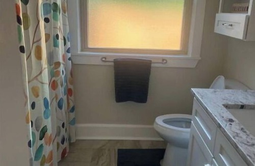Jacksonville House | Melvin’s Place - newly renovated spacious 2 bdrm 1 bath home.
