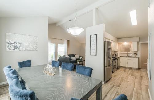 Spring Branch Central House | Memorial City Gem Sleeps 12 Fenced Yard