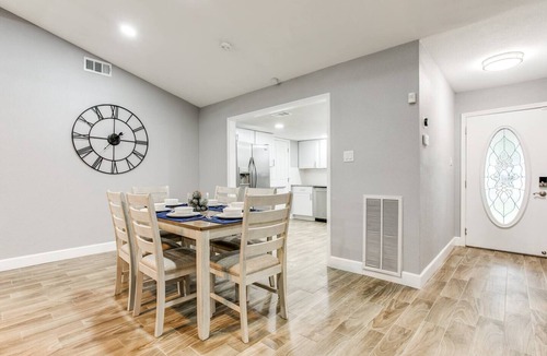 North San Antonio - SAT House | Memorial Day | Sleeps 8 | Private Pool | Gameroom