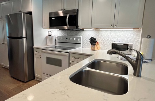 Shipyard Plantation Villa | Memorial week Available! 5 Min Walk to Beach- Beach Locker & Chairs, total reno.