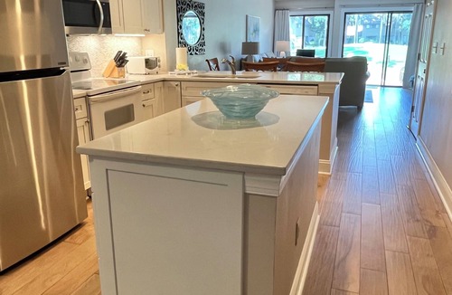 Shipyard Plantation Villa | Memorial week Available! 5 Min Walk to Beach- Beach Locker & Chairs, total reno.