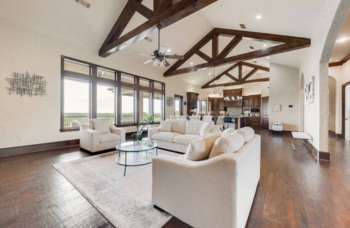 Denton Villa | Memorial Weekend Retreat Ranch View Pool & Gym 22 min to UNT 40min to Airport