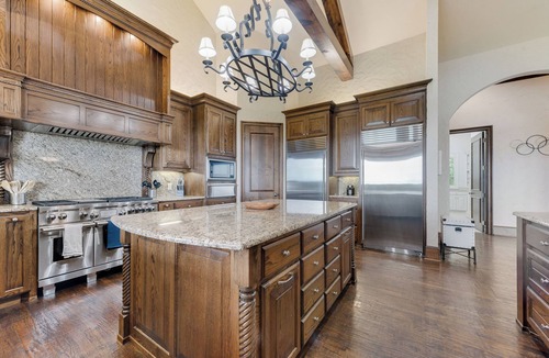 Denton Villa | Memorial Weekend Retreat Ranch View Pool & Gym 22 min to UNT 40min to Airport