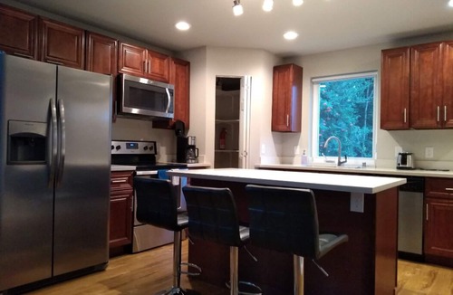 Renton House | ✥ Memory Foam Bed, Memory Foam Beds & Smart TV