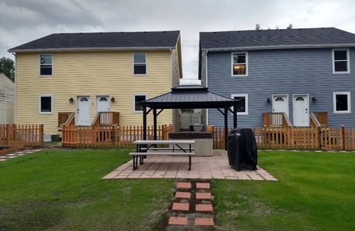 Renton House | ✥ Memory Foam Bed, Memory Foam Beds & Smart TV