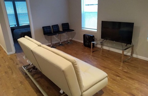 Renton House | ✥ Memory Foam Bed, Memory Foam Beds & Smart TV