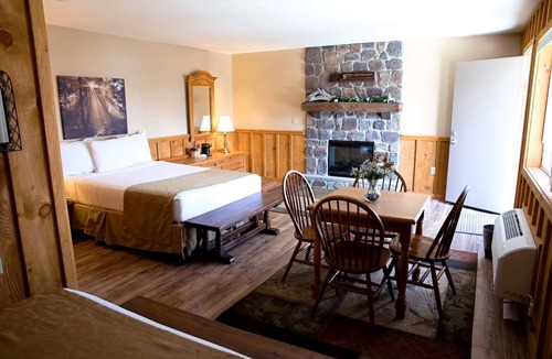 Mount Pocono House | Memorytown USA