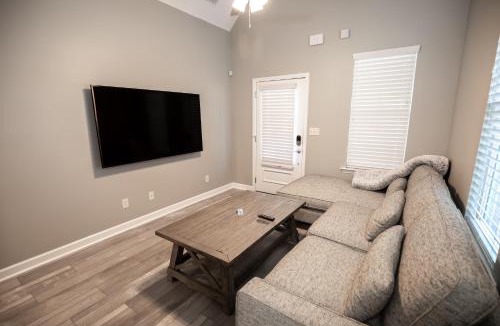 Pinch District House | Memphis Charm