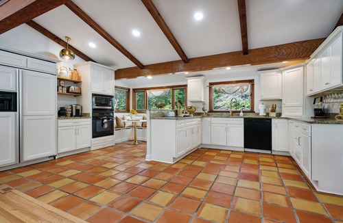 Raleigh House | Memphis Lakeside Haven