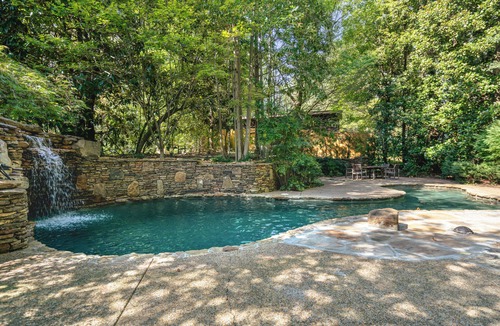 Raleigh House | Memphis Lakeside Haven