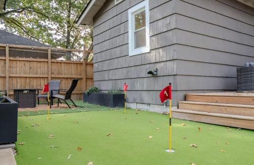 Evergreen House | Memphis Soul Retreat Putting Green & Games