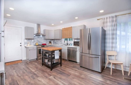 Memphis House | Memphis Star - Cozy, Remodeled, Central