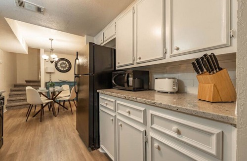 Raintree Apartment | Memphis Townhome - 2BR/1.5 bath - Pool