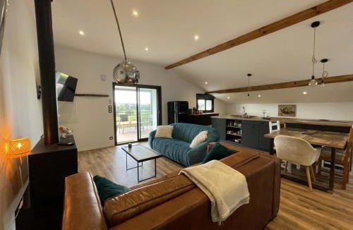 Iholdy House | Mendiburia