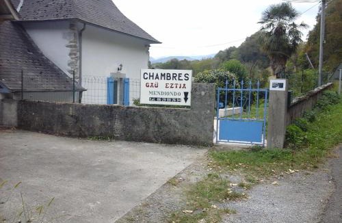 Ossas-Suhare House | Mendiondo Gaü Eztia