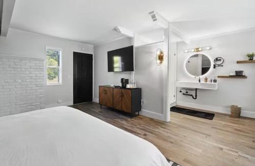 Mendocino Hotel | Mendo Bungalow