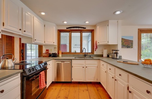 Mendon House | Mendon Home w/Hot Tub, Fire Pit & Near Skiing!