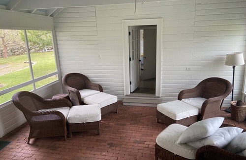 Chilmark House | Menemsha Pond waterfront Available July 21 till 1 August, Sept ,Oct 2025