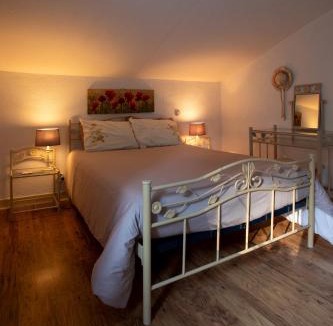 Montbron House | Menet