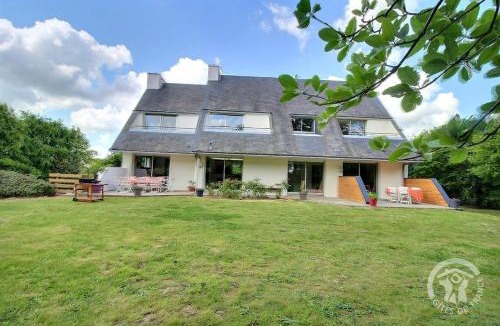 Tonquedec House | Menez bras