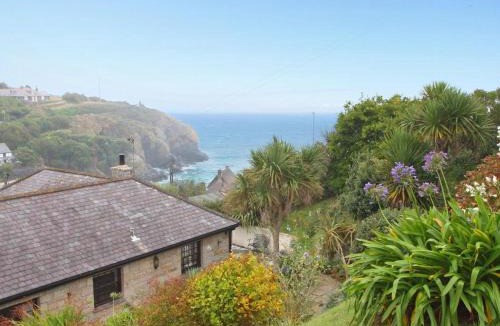 Cadgwith House | Mengarth