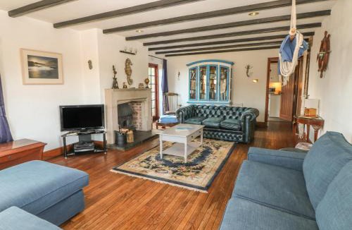 Cadgwith House | Mengarth