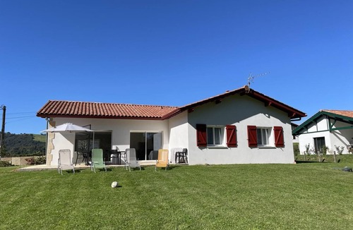 Irouleguy House | MENTA - IROULEGUY - Gîte